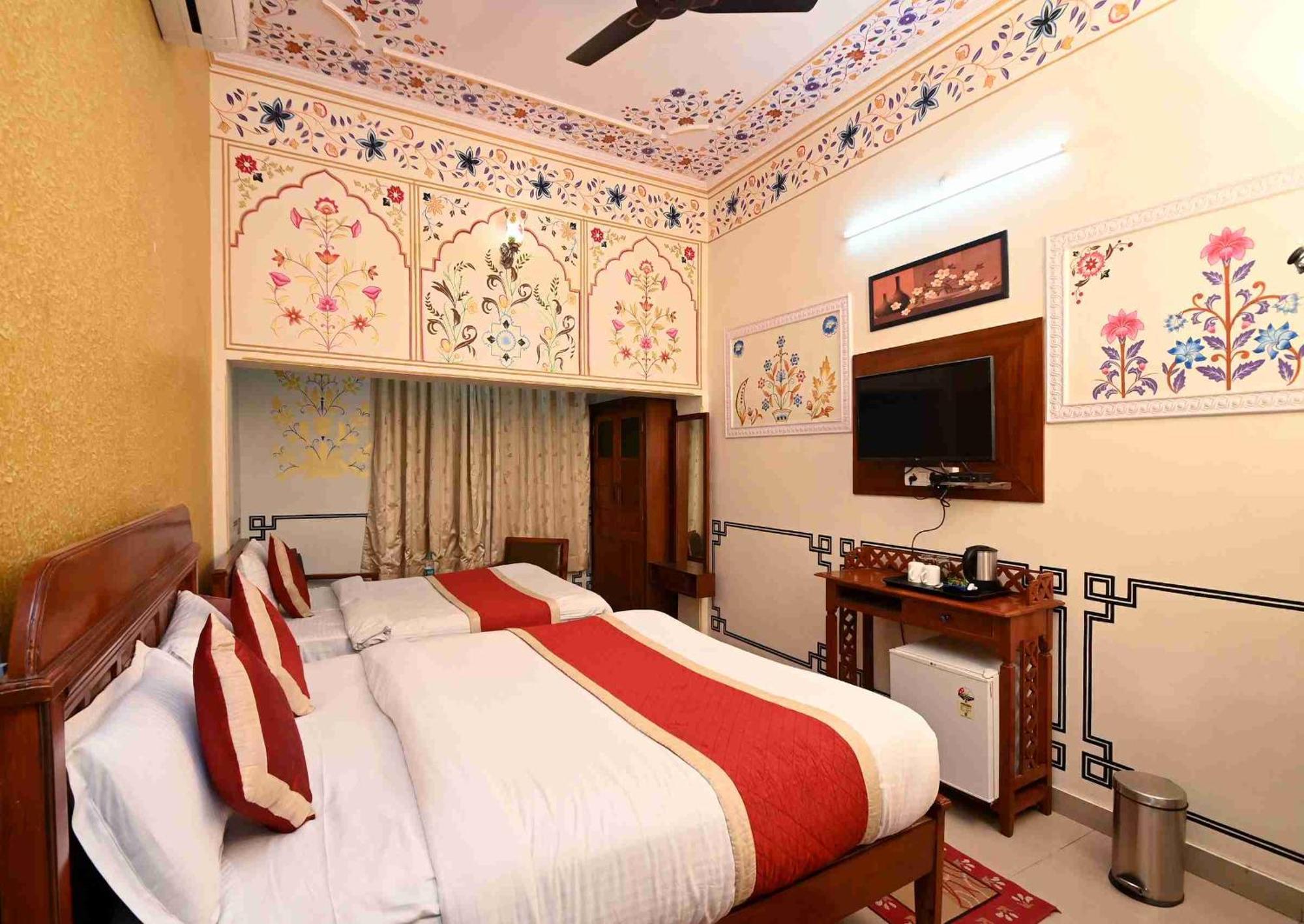 Virasat Mahal Heritage Hotel-Jaipur City Center Buitenkant foto