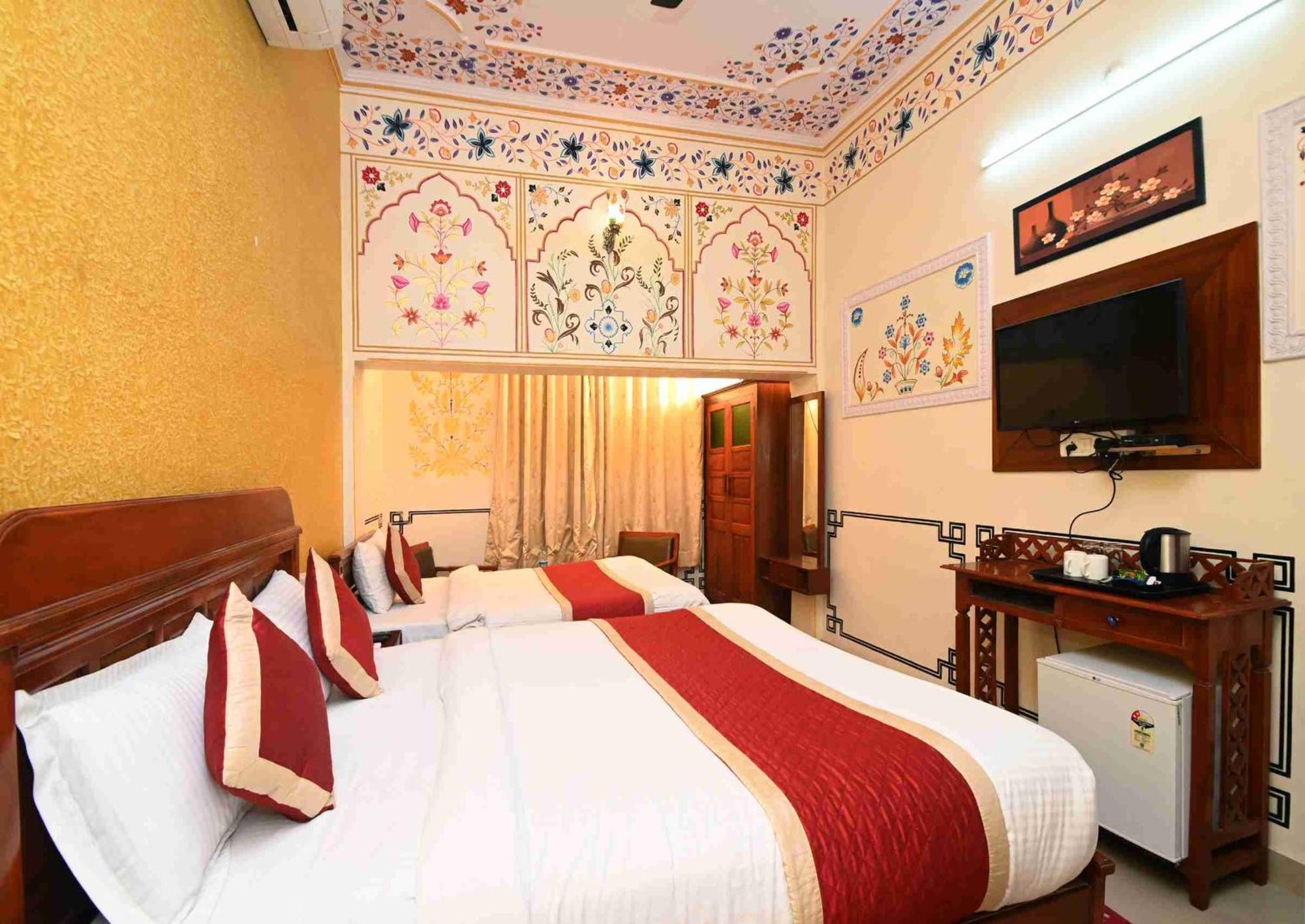 Virasat Mahal Heritage Hotel-Jaipur City Center Buitenkant foto