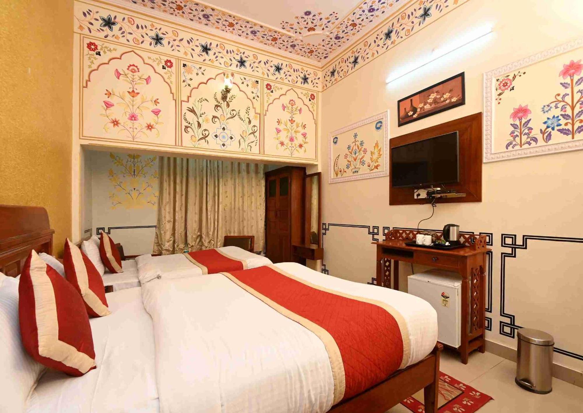 Virasat Mahal Heritage Hotel-Jaipur City Center Buitenkant foto