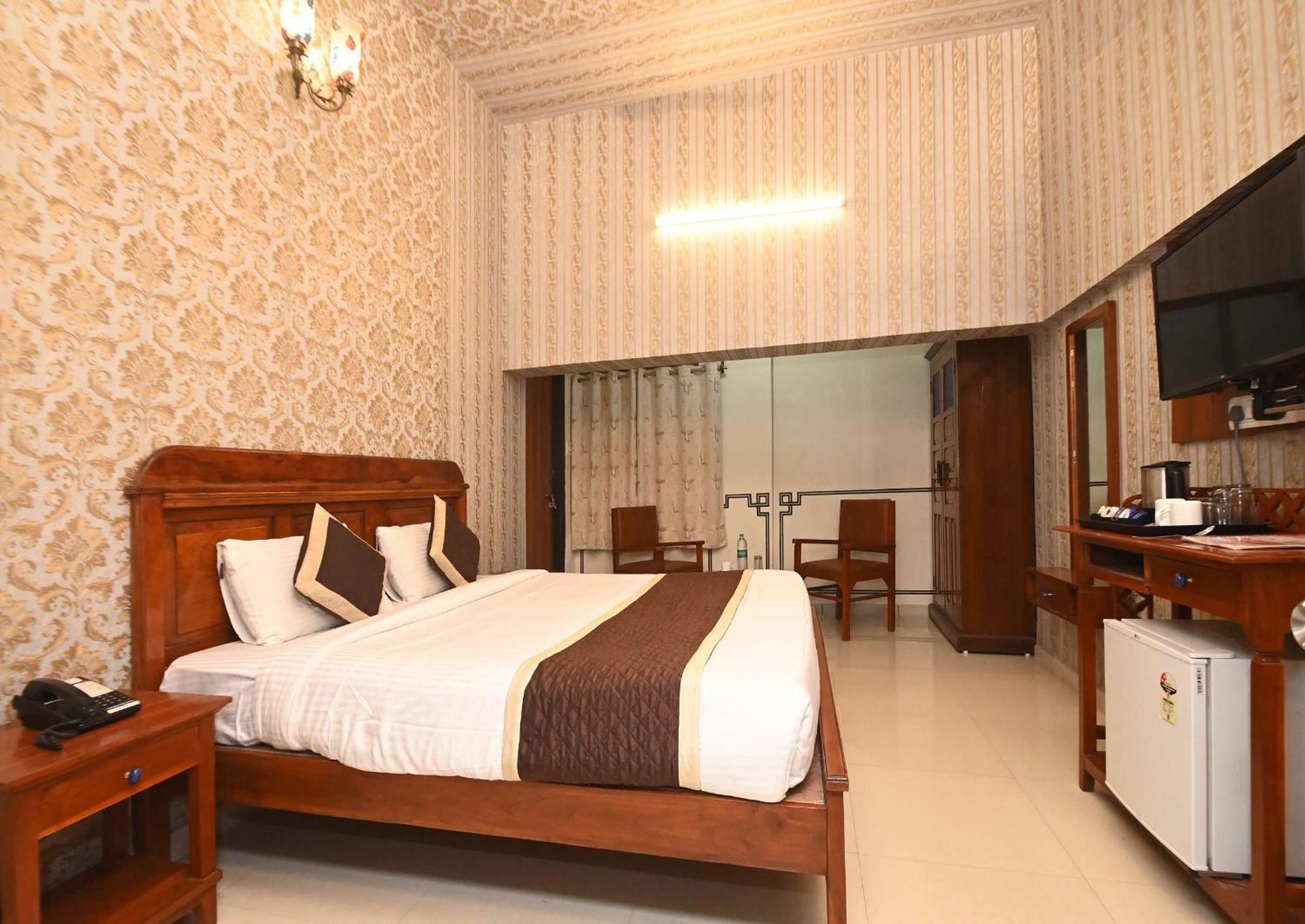 Virasat Mahal Heritage Hotel-Jaipur City Center Buitenkant foto